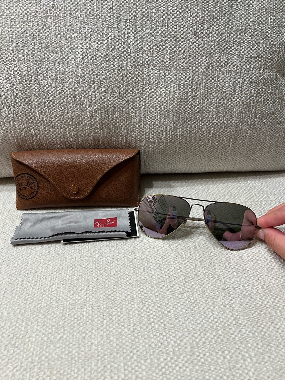 Ray-Ban Women's Aviator Sunglasses Silver Frame with Green Lenses and Brown Case